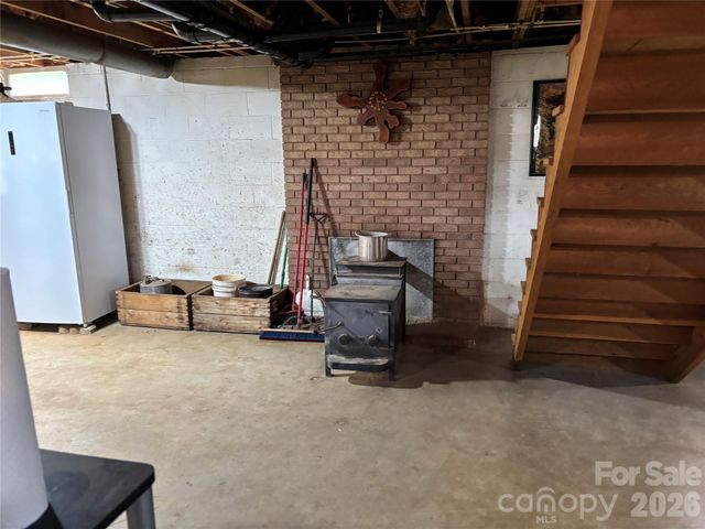 74 Miranda Drive, Taylorsville, NC 28681