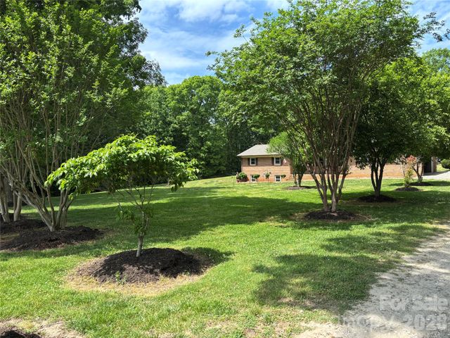 74 Miranda Drive, Taylorsville, NC 28681