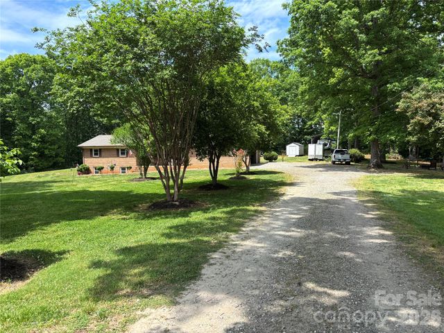 74 Miranda Drive, Taylorsville, NC 28681
