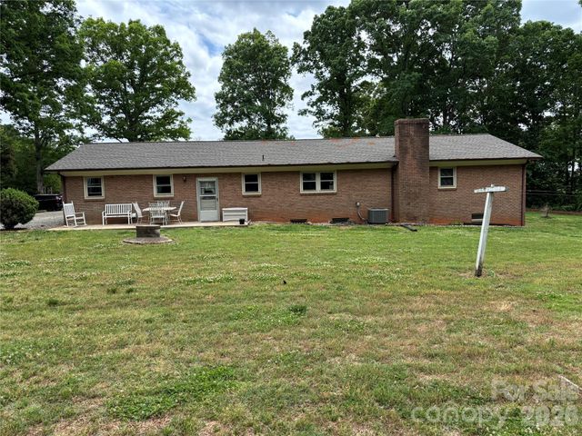 74 Miranda Drive, Taylorsville, NC 28681