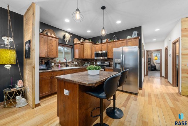 305 S Spring Pl Place, Brandon, SD 57005