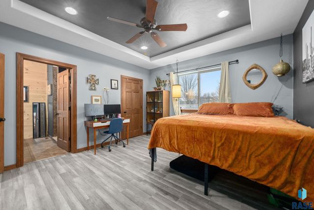 305 S Spring Pl Place, Brandon, SD 57005