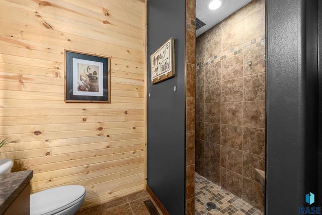 305 S Spring Pl Place, Brandon, SD 57005