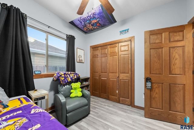 305 S Spring Pl Place, Brandon, SD 57005