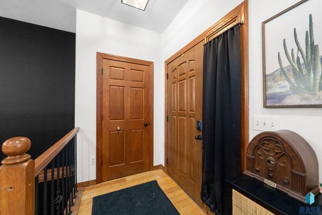 305 S Spring Pl Place, Brandon, SD 57005