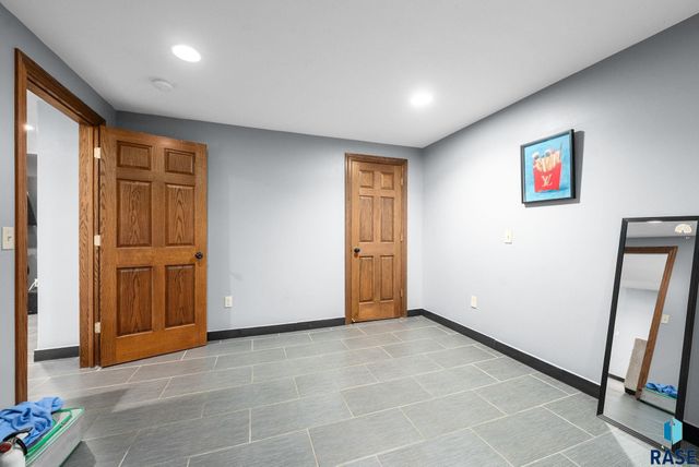 305 S Spring Pl Place, Brandon, SD 57005