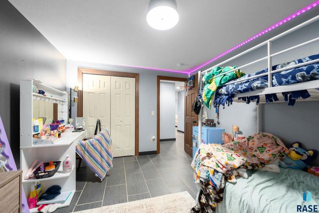 305 S Spring Pl Place, Brandon, SD 57005