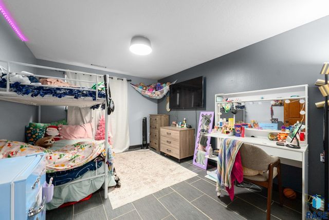 305 S Spring Pl Place, Brandon, SD 57005