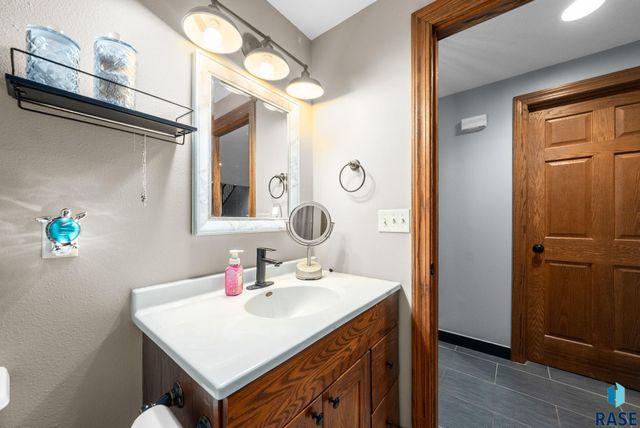 305 S Spring Pl Place, Brandon, SD 57005