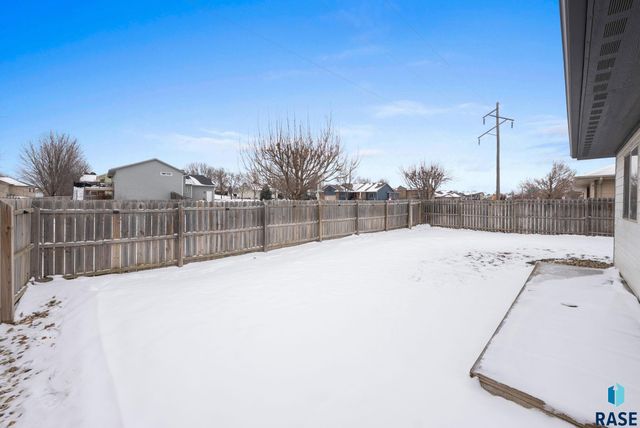 305 S Spring Pl Place, Brandon, SD 57005