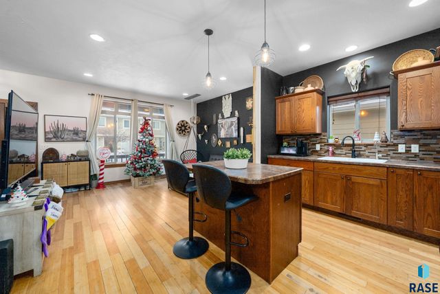 305 S Spring Pl Place, Brandon, SD 57005