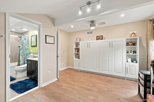 4797 Fairway Court 16, Waterford, MI 48328