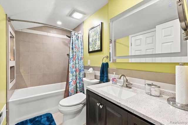 4797 Fairway Court 16, Waterford, MI 48328
