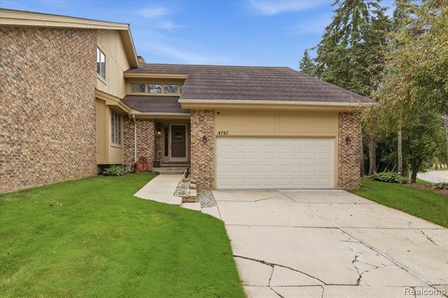 4797 Fairway Court 16, Waterford, MI 48328