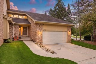 4797 Fairway Court 16, Waterford, MI 48328