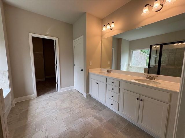 1036 Lakeview Oaks Court, Grayson, GA 30017