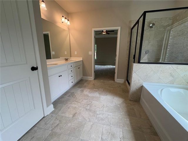 1036 Lakeview Oaks Court, Grayson, GA 30017