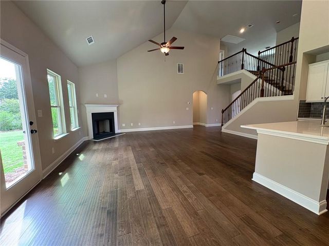 1036 Lakeview Oaks Court, Grayson, GA 30017