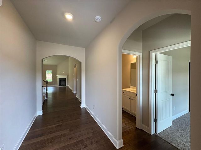 1036 Lakeview Oaks Court, Grayson, GA 30017