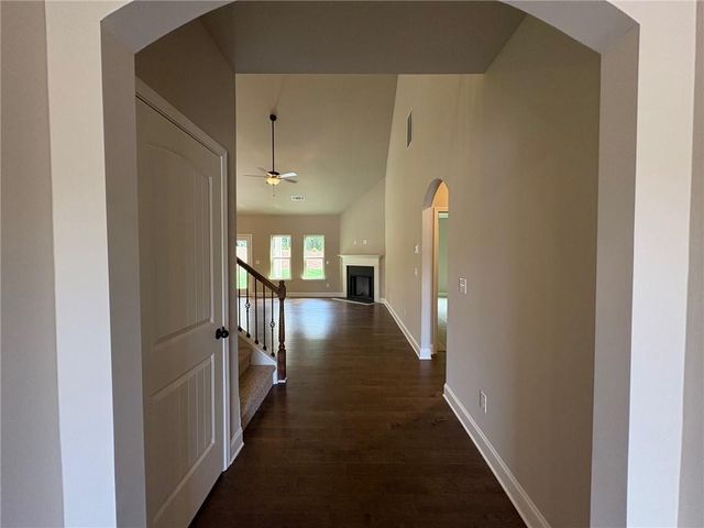 1036 Lakeview Oaks Court, Grayson, GA 30017