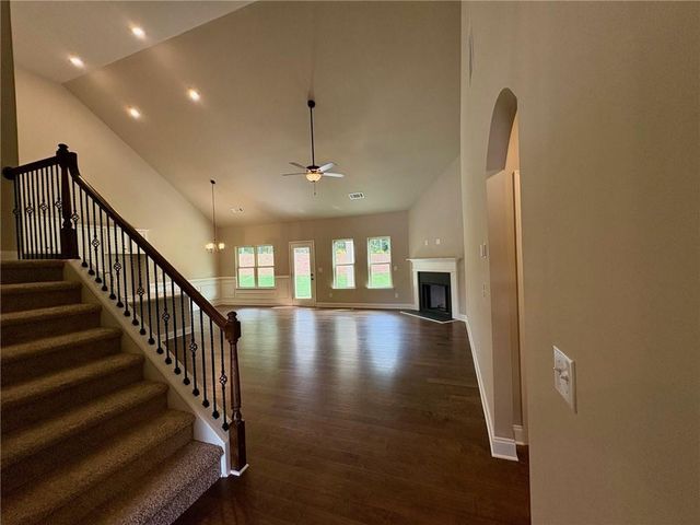 1036 Lakeview Oaks Court, Grayson, GA 30017