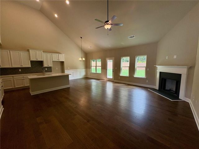 1036 Lakeview Oaks Court, Grayson, GA 30017