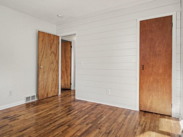 221 Cloverland Drive, Lansing City, MI 48910