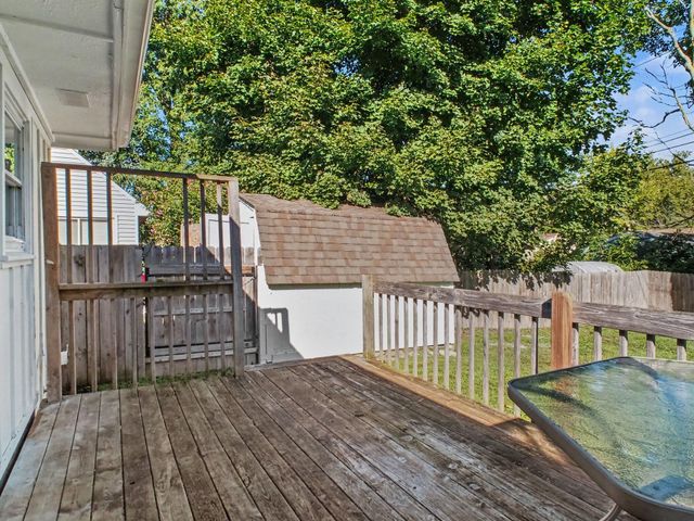 221 Cloverland Drive, Lansing City, MI 48910