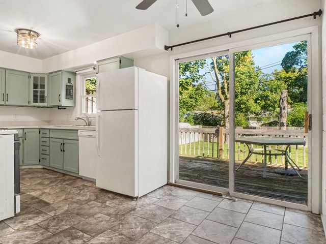 221 Cloverland Drive, Lansing City, MI 48910