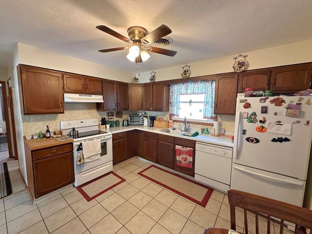 1600 E 1st Street, Streator, IL 61364