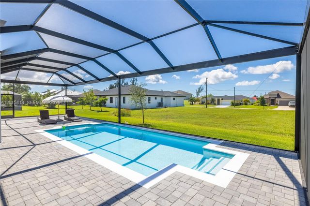 10 SW 33rd Place, Cape Coral, FL 33904