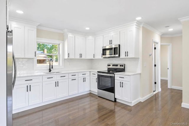 11 1st Place, Mastic, NY 11950