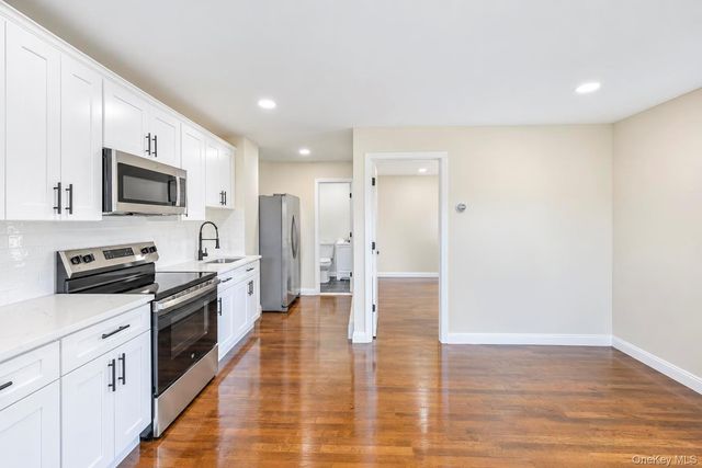 11 1st Place, Mastic, NY 11950