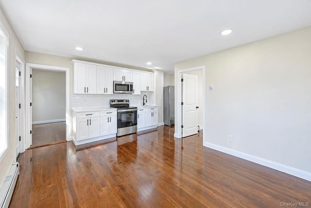 11 1st Place, Mastic, NY 11950