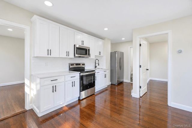11 1st Place, Mastic, NY 11950