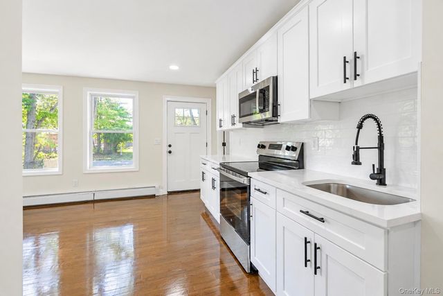 11 1st Place, Mastic, NY 11950