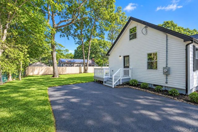 11 1st Place, Mastic, NY 11950