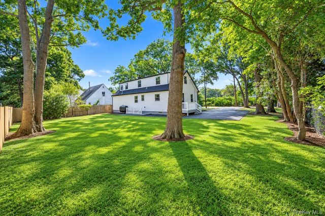11 1st Place, Mastic, NY 11950