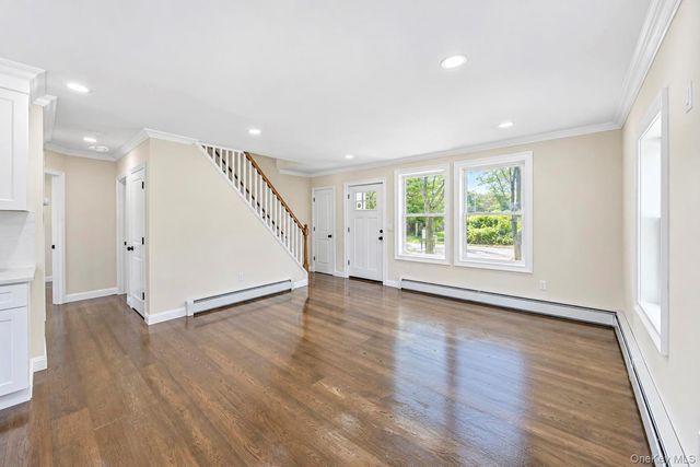 11 1st Place, Mastic, NY 11950