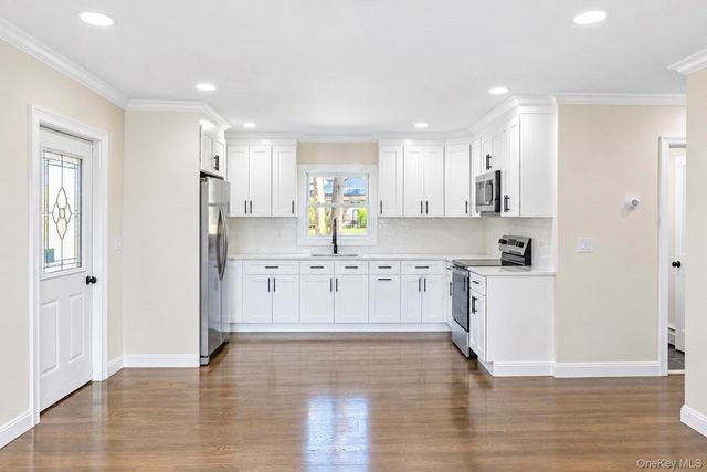 11 1st Place, Mastic, NY 11950