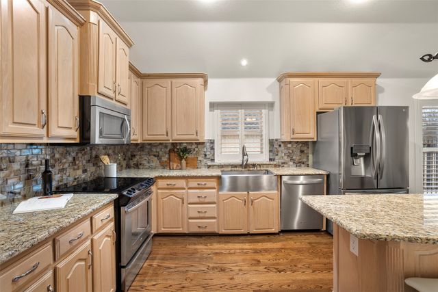 669 Brookhaven Court, Waxahachie, TX 75165