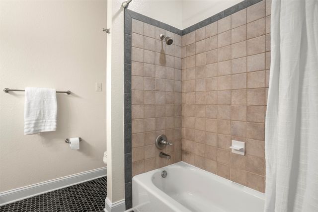 669 Brookhaven Court, Waxahachie, TX 75165