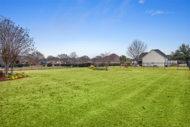 669 Brookhaven Court, Waxahachie, TX 75165