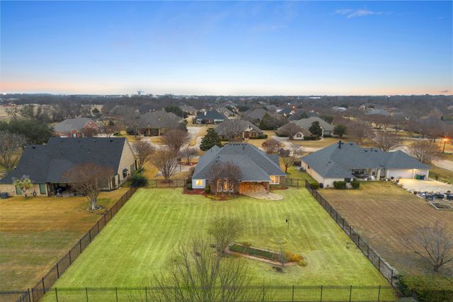 669 Brookhaven Court, Waxahachie, TX 75165