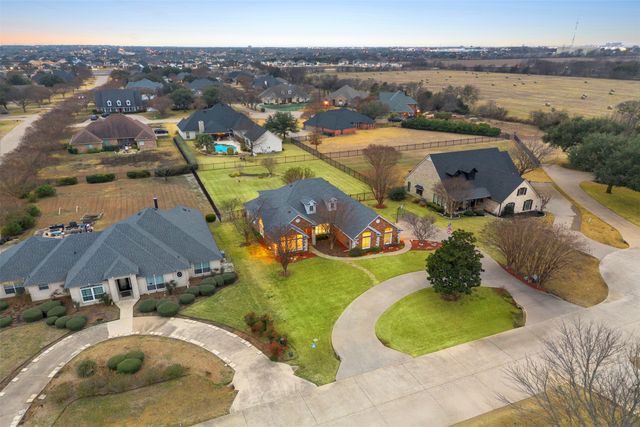 669 Brookhaven Court, Waxahachie, TX 75165