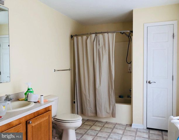 231 S MAIN ST, Pennington, NJ 08534