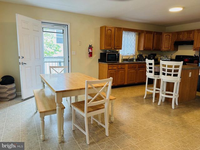 231 S MAIN ST, Pennington, NJ 08534