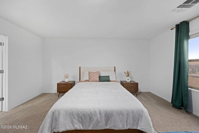 10419 W Guildford Lane, Marana, AZ 85653