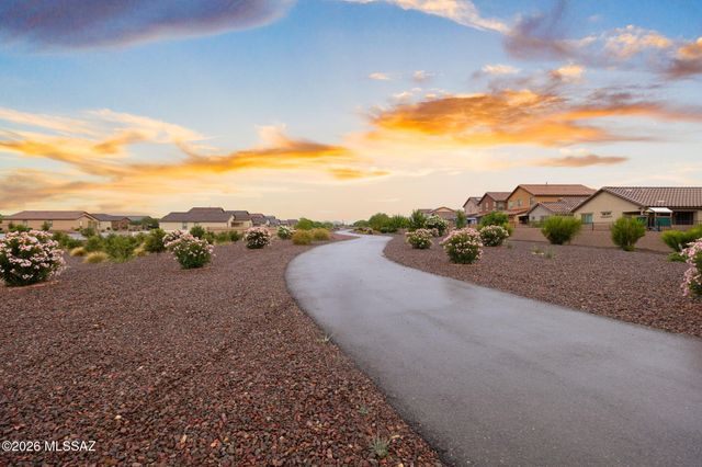 10419 W Guildford Lane, Marana, AZ 85653