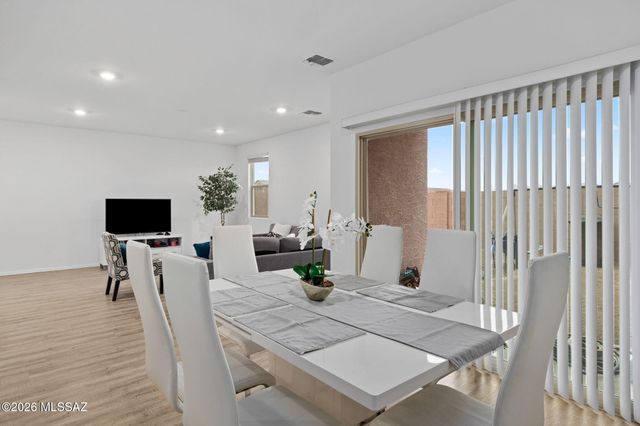 10419 W Guildford Lane, Marana, AZ 85653